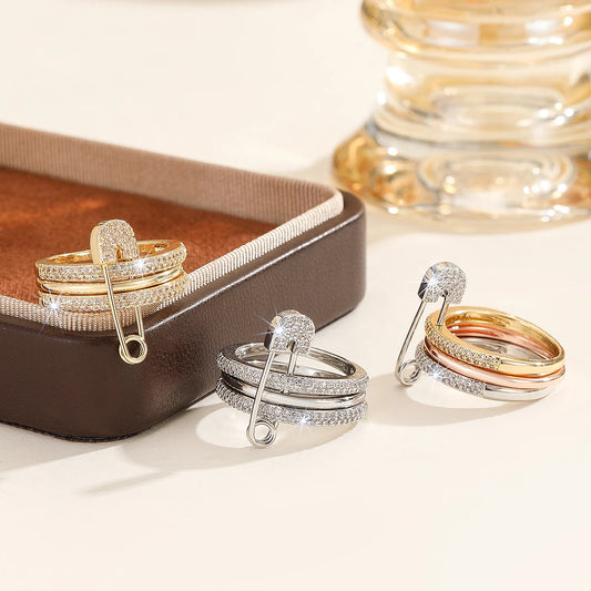 A Three-Ring Stacked Paper Clip Ring